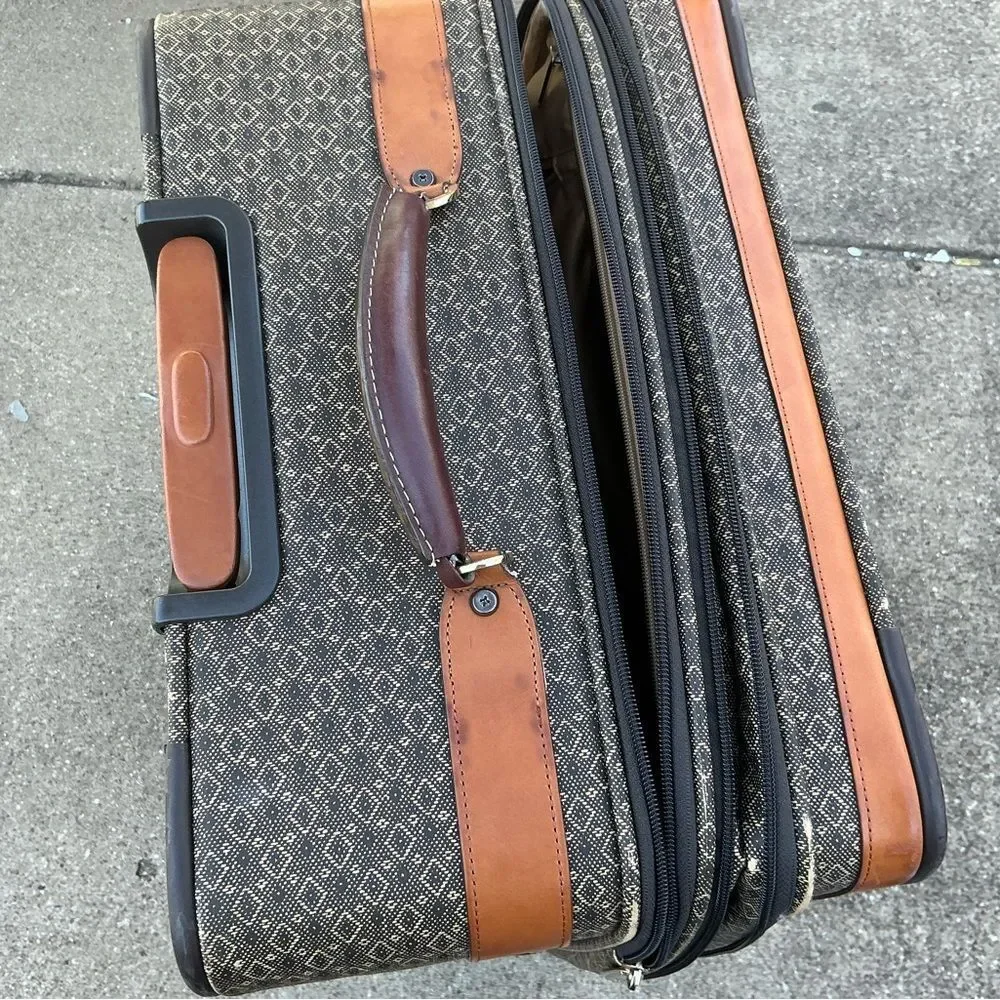 HARTMANN WINGS BELTING MOBILE TRAVELER EXPANDABLE SPINNER 25” Suitcase $1095
